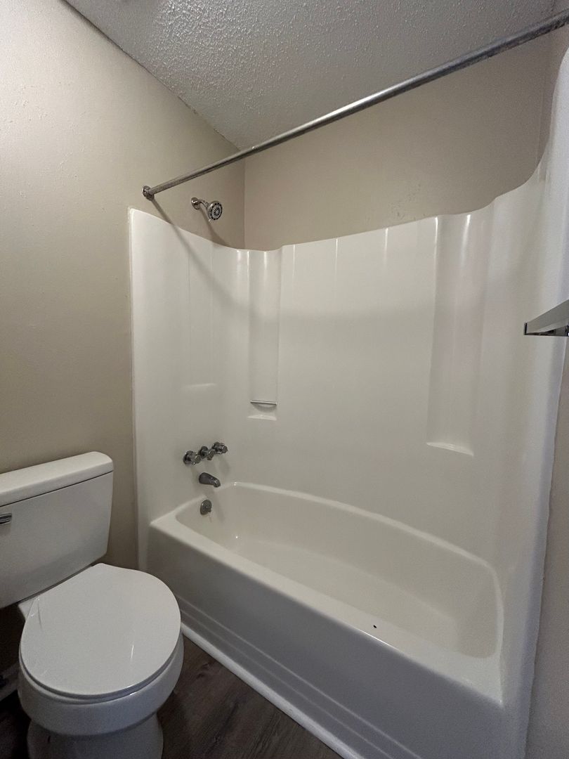 923 East Estates Blvd Unit E 10 of 13