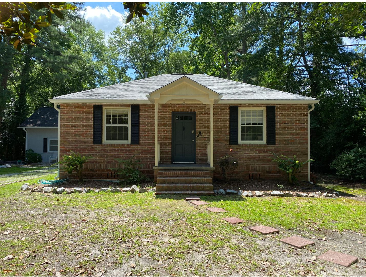 Summerville House: 103 N Laurel Street Unit A