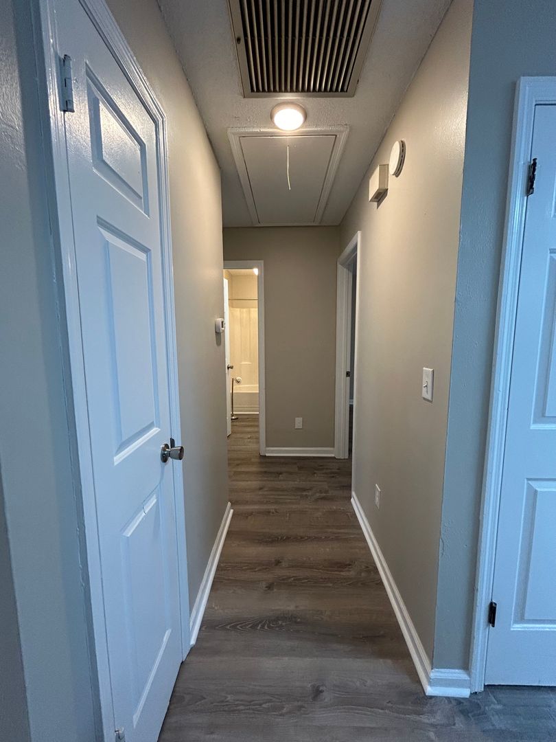 923 East Estates Blvd Unit E 6 of 8