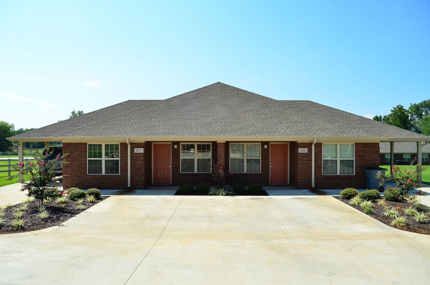 Tuscumbia Apartment: Legacy Drive