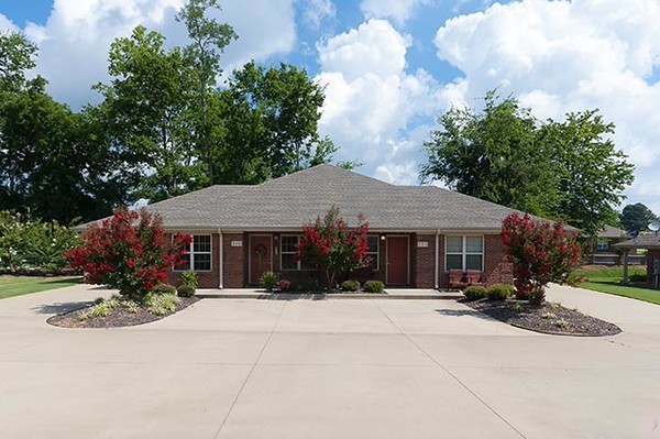 Killen Apartment: Brookstone Dr