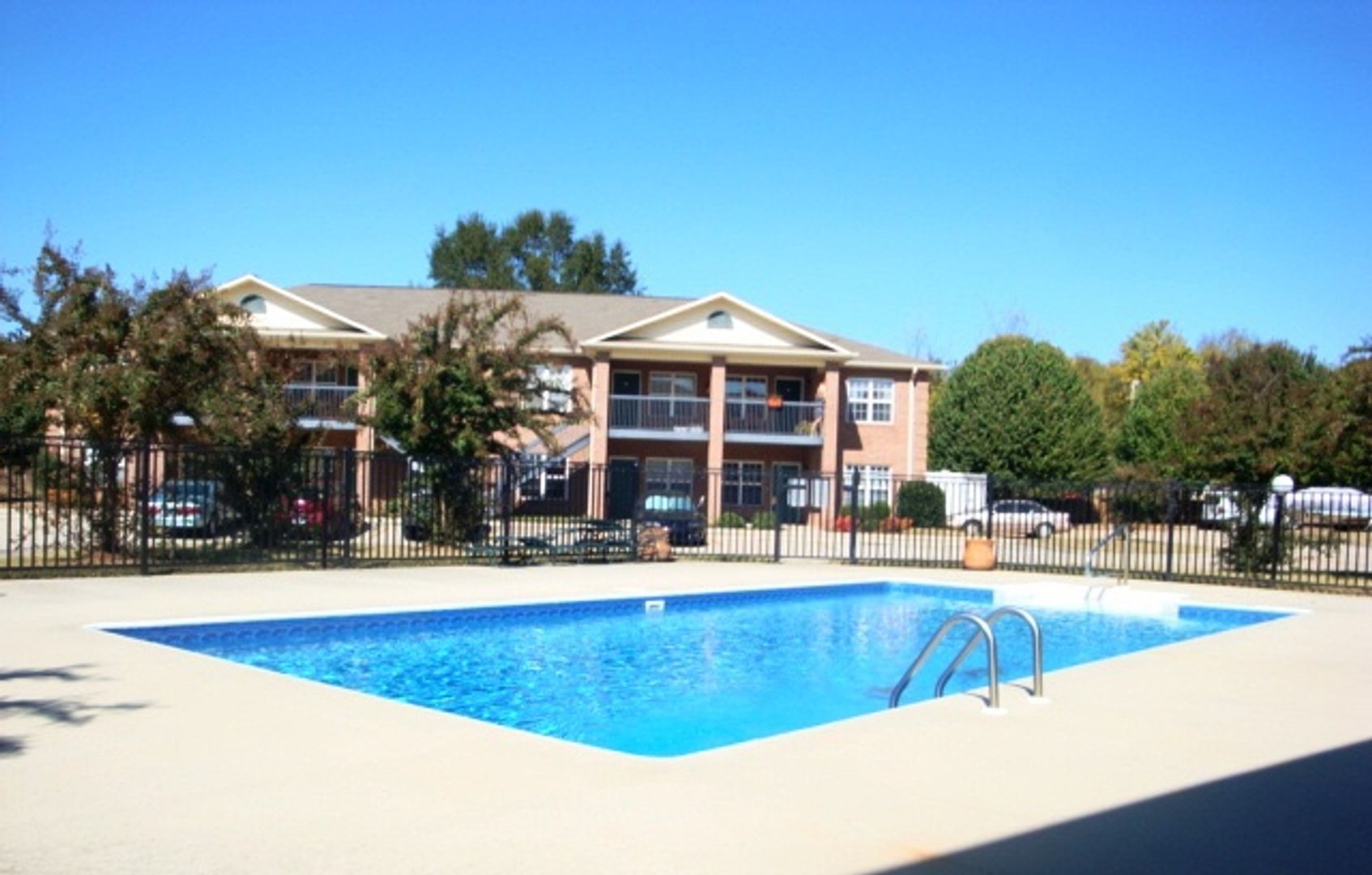 Florence Apartment: 4415 Chisholm Rd