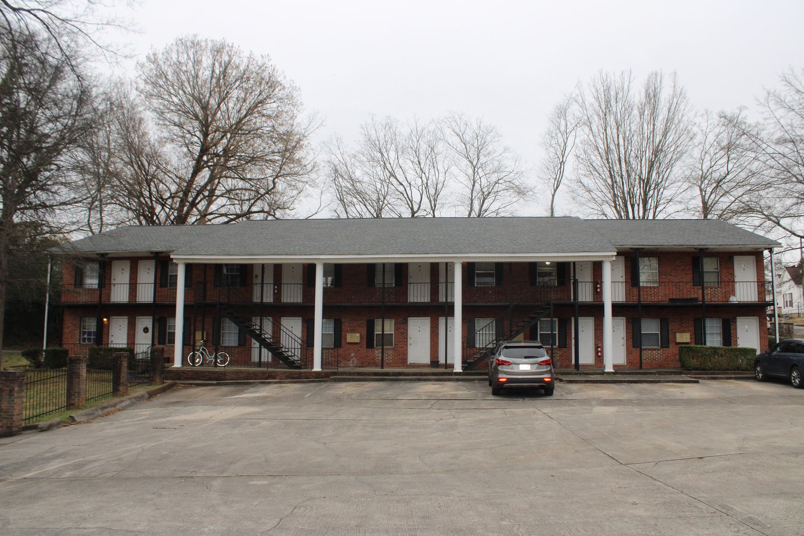 Florence Apartment: 432 N Chestnut Street