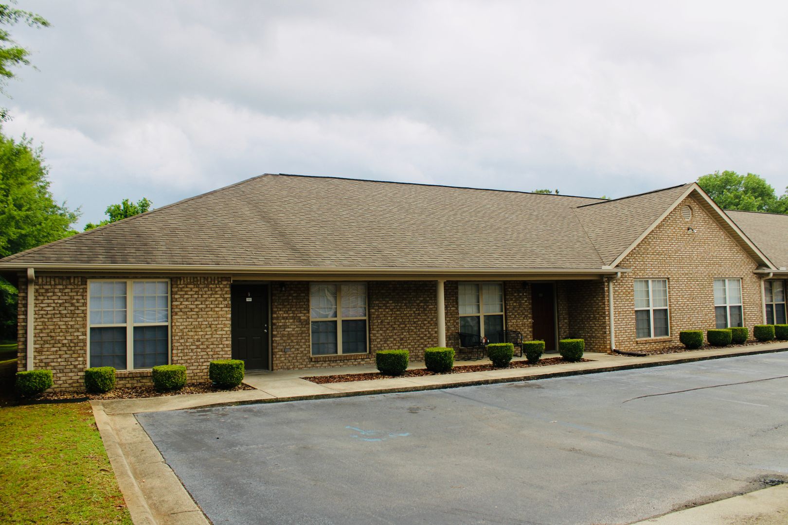 Tuscumbia Apartment: 401 Gann Blvd