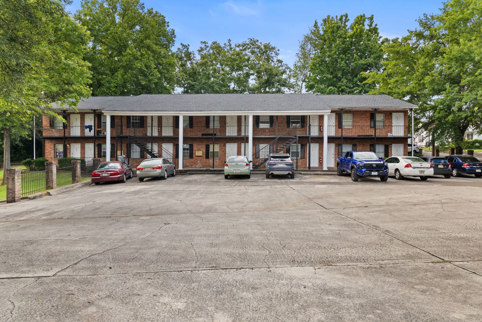 Florence Apartment: 432 N Chestnut Street