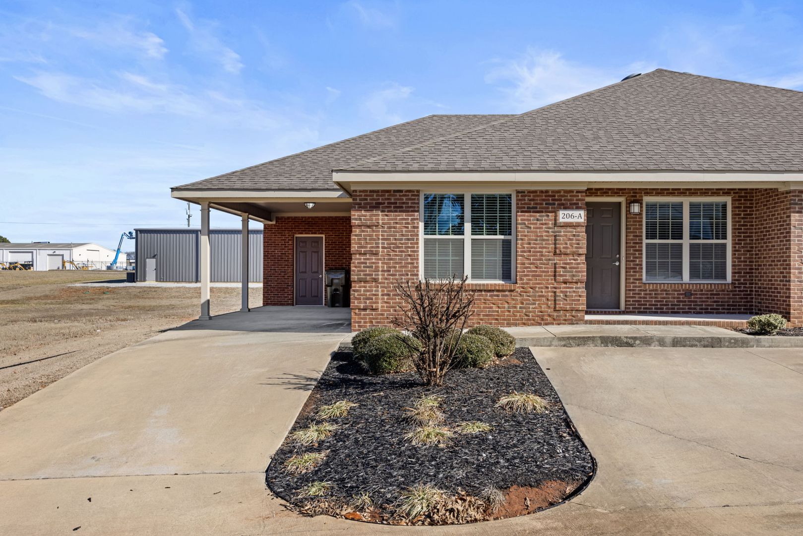 Tuscumbia Apartment: Legacy Drive