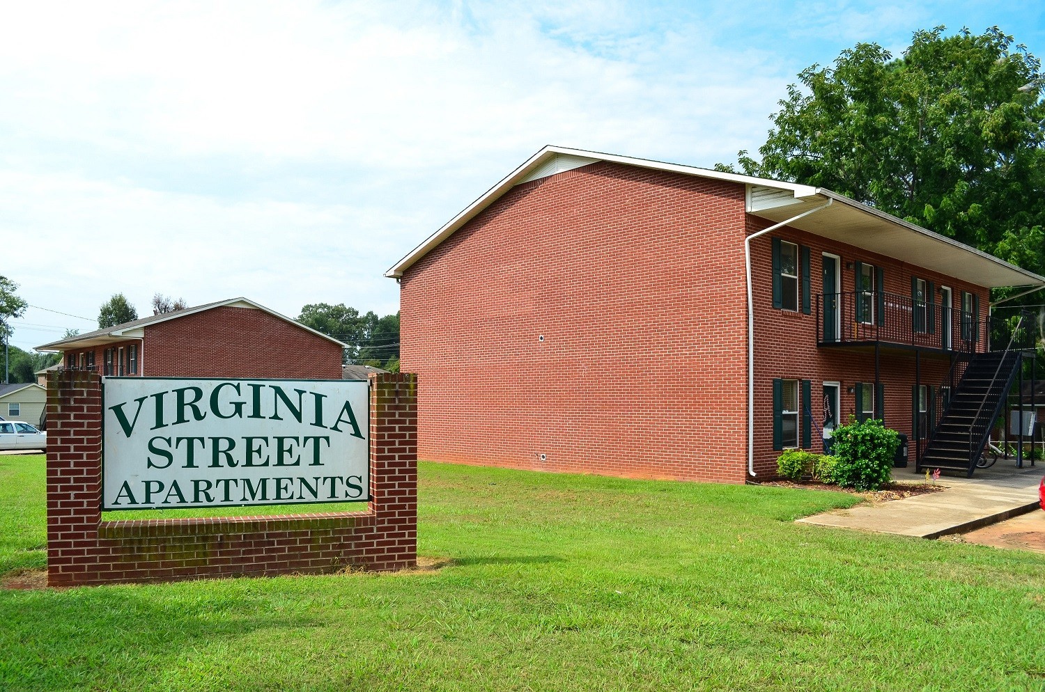 Tuscumbia Apartment: 700 Viginia Ave