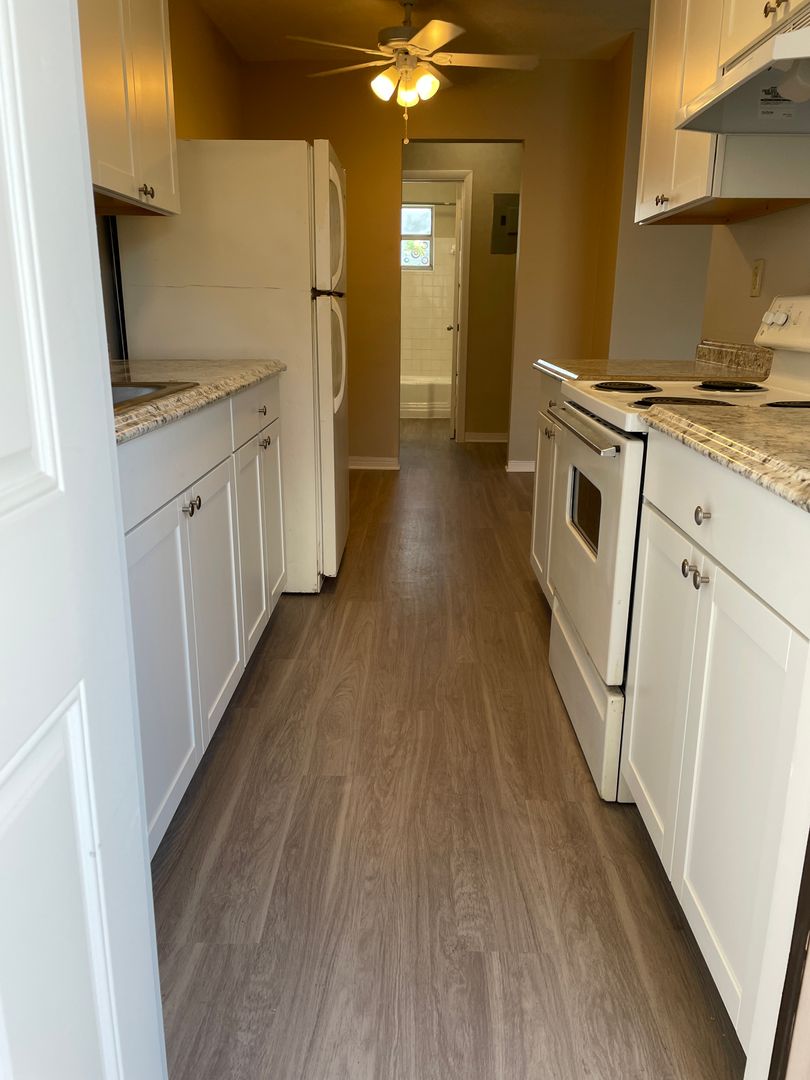 Deerfield Beach Apartment: 1421 SE 3rd CT