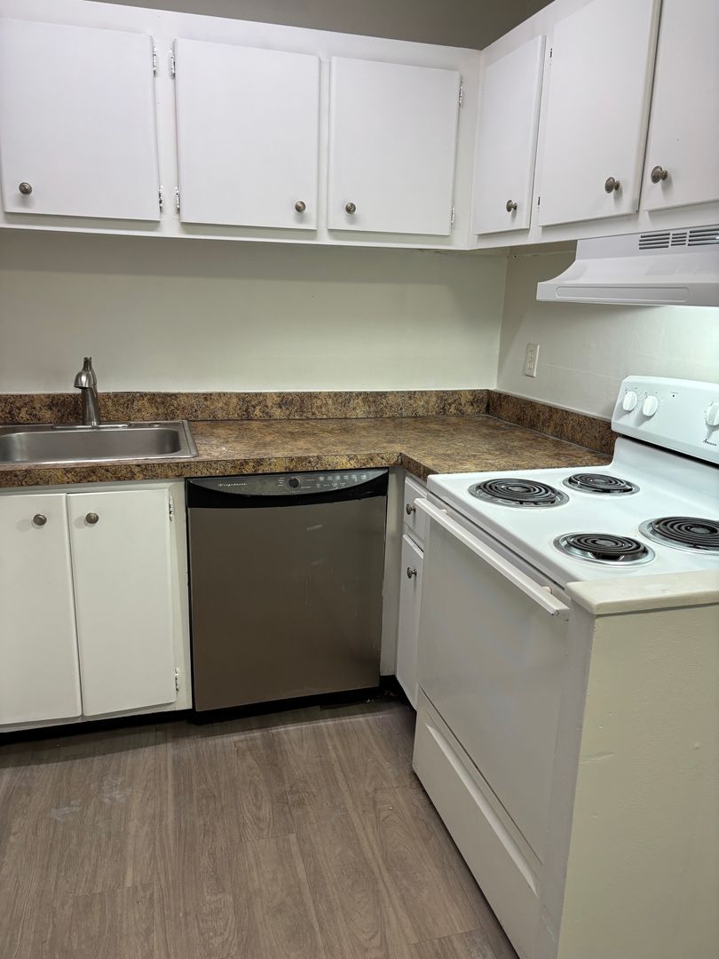 Deerfield Beach Apartment: 1420 SE 3rd ST