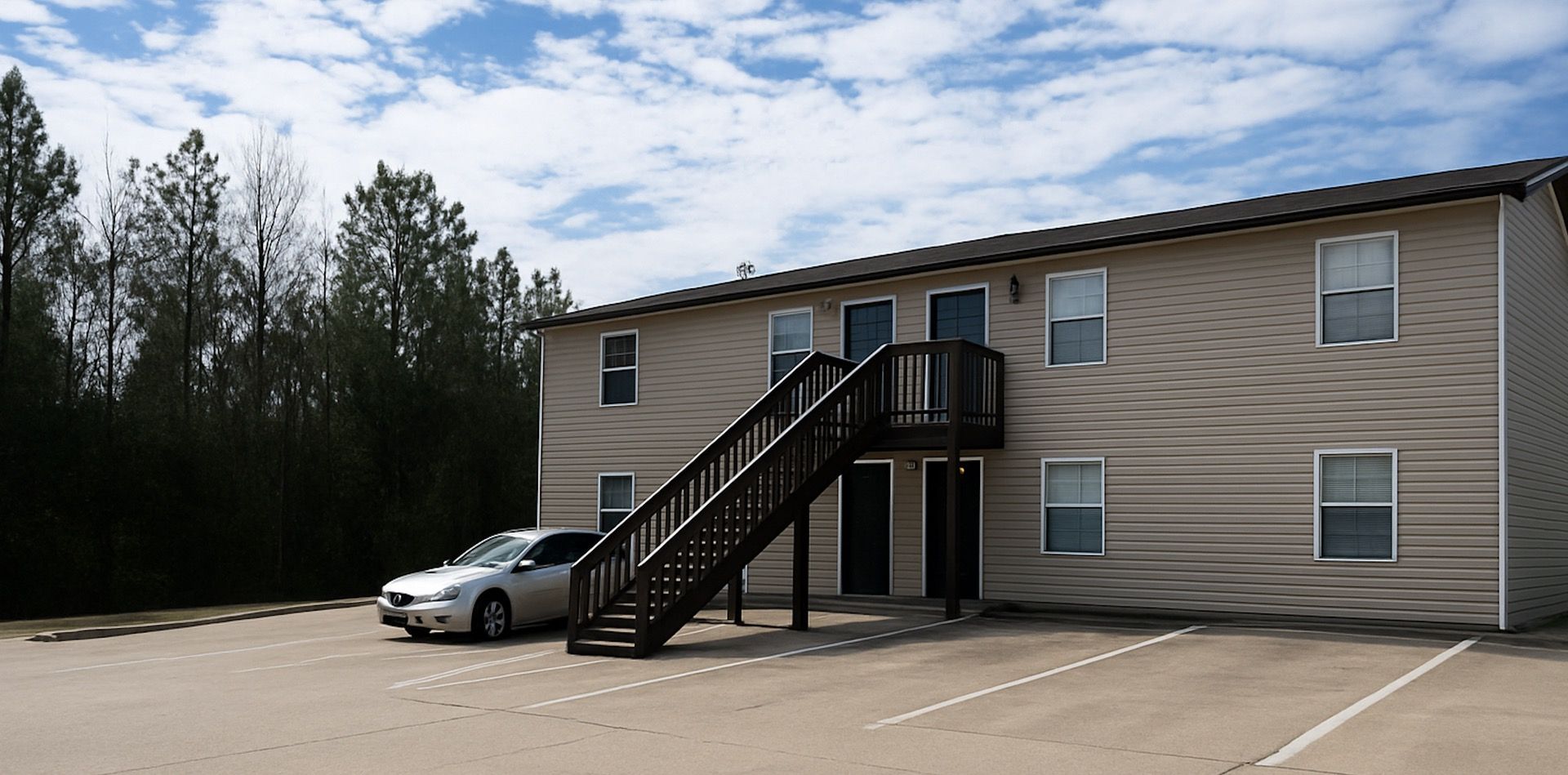 Hattiesburg Apartment: 275 West Hills Drive