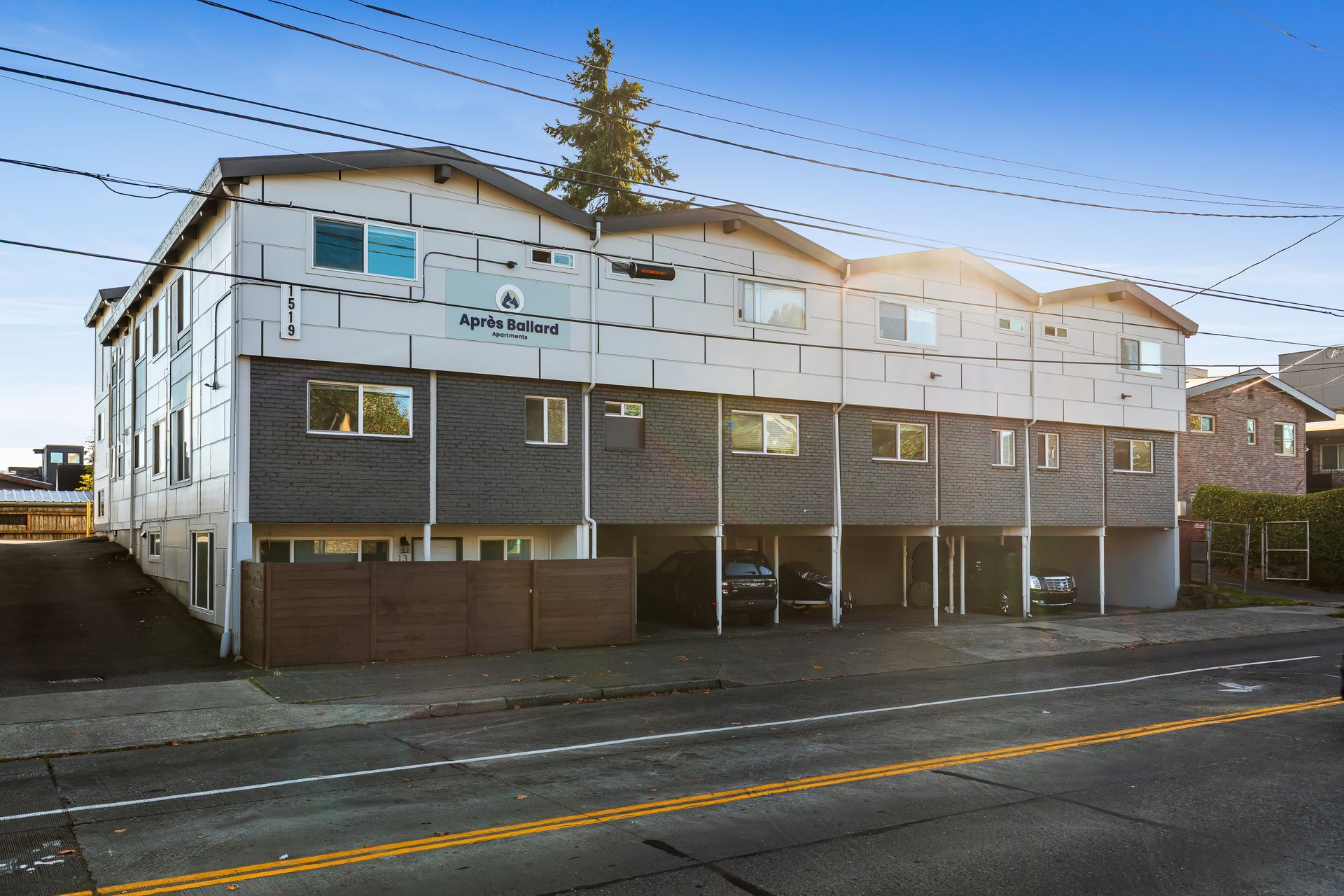 Seattle Apartment: 1519 NW 65th St