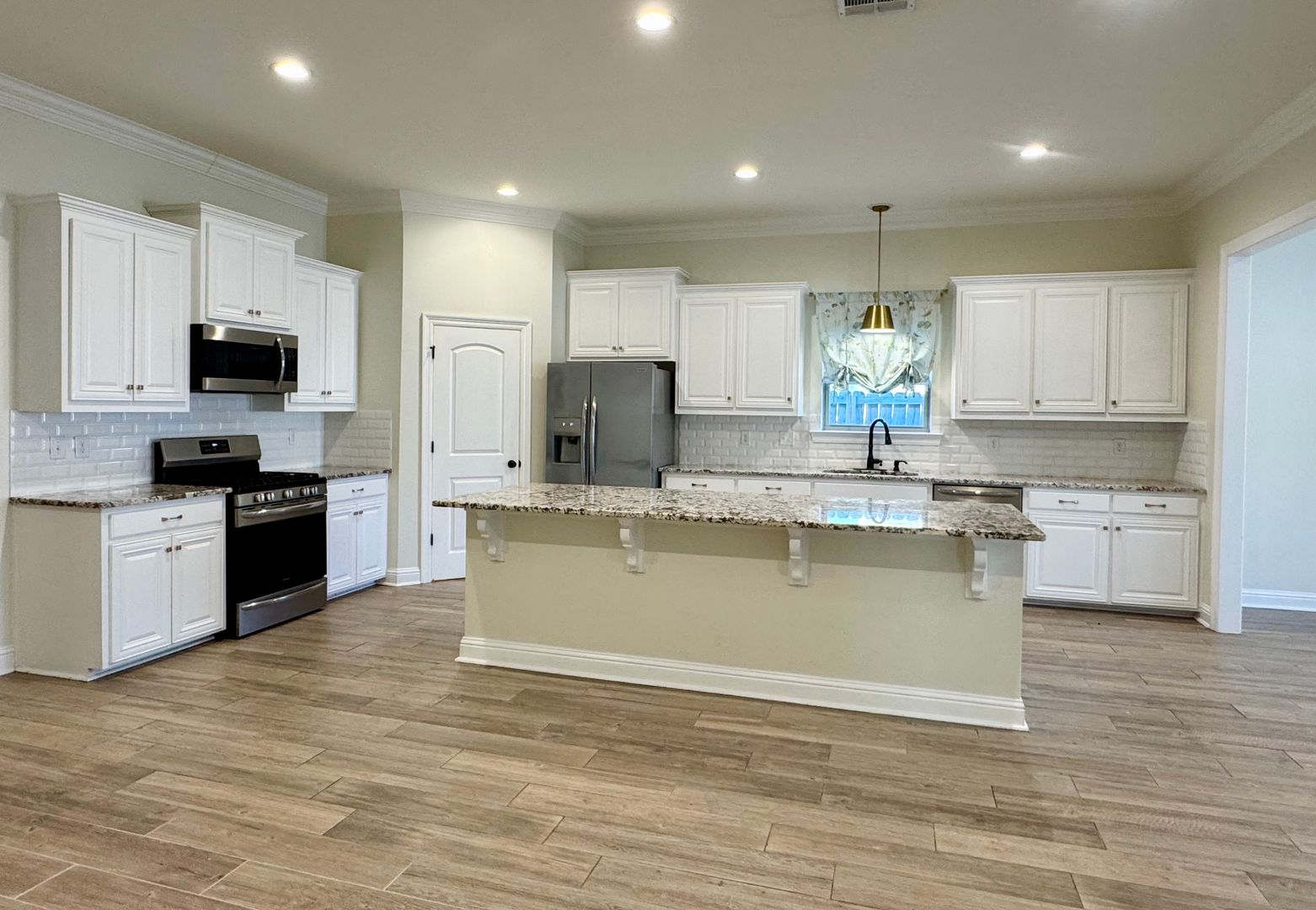 Gonzales House: 798 Beaumont Drive