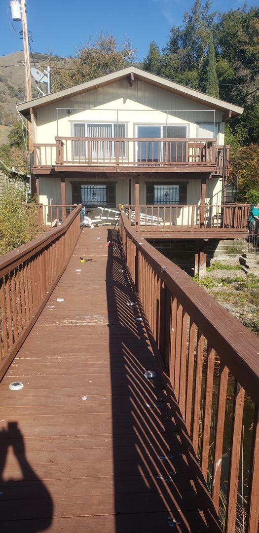 Nice House: 3846 Lakeshore Blvd.