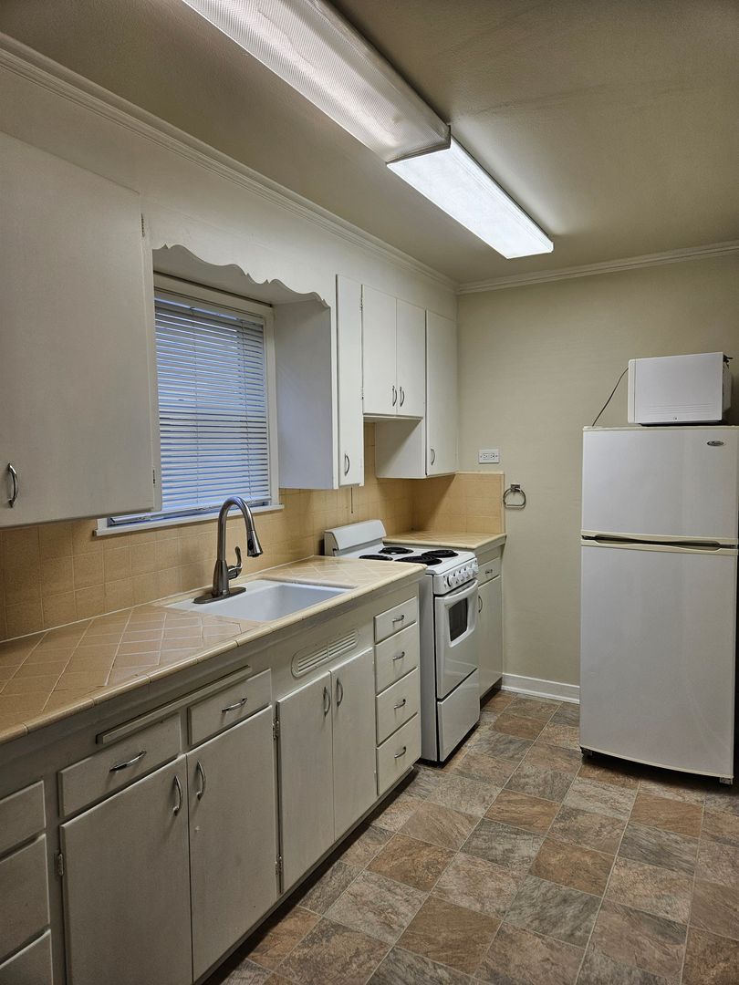 Seattle Apartment: 5212 17th Ave. NW