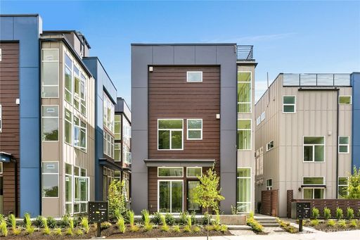 Sunny and Modern 2 bed/2 Bath Townhouse in Queen Anne – photo 1