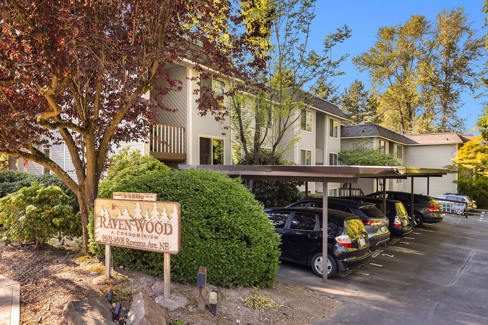 Seattle Condo: 9504 Ravenna Ave NE Unit #203