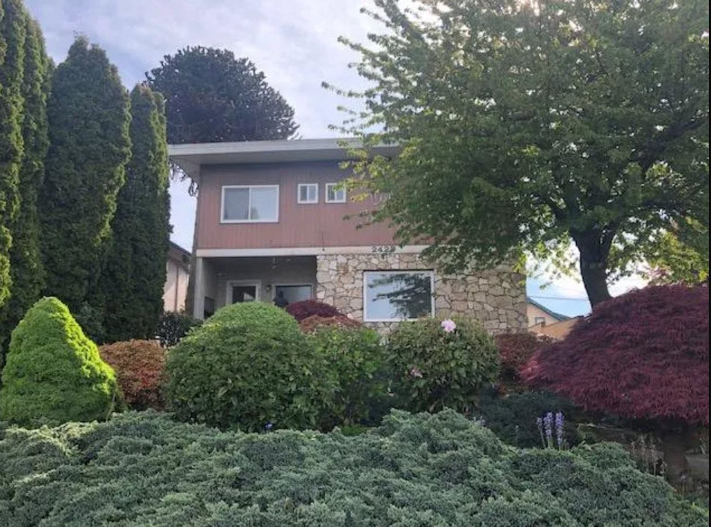 Everett Apartment: 2423 Rucker Ave