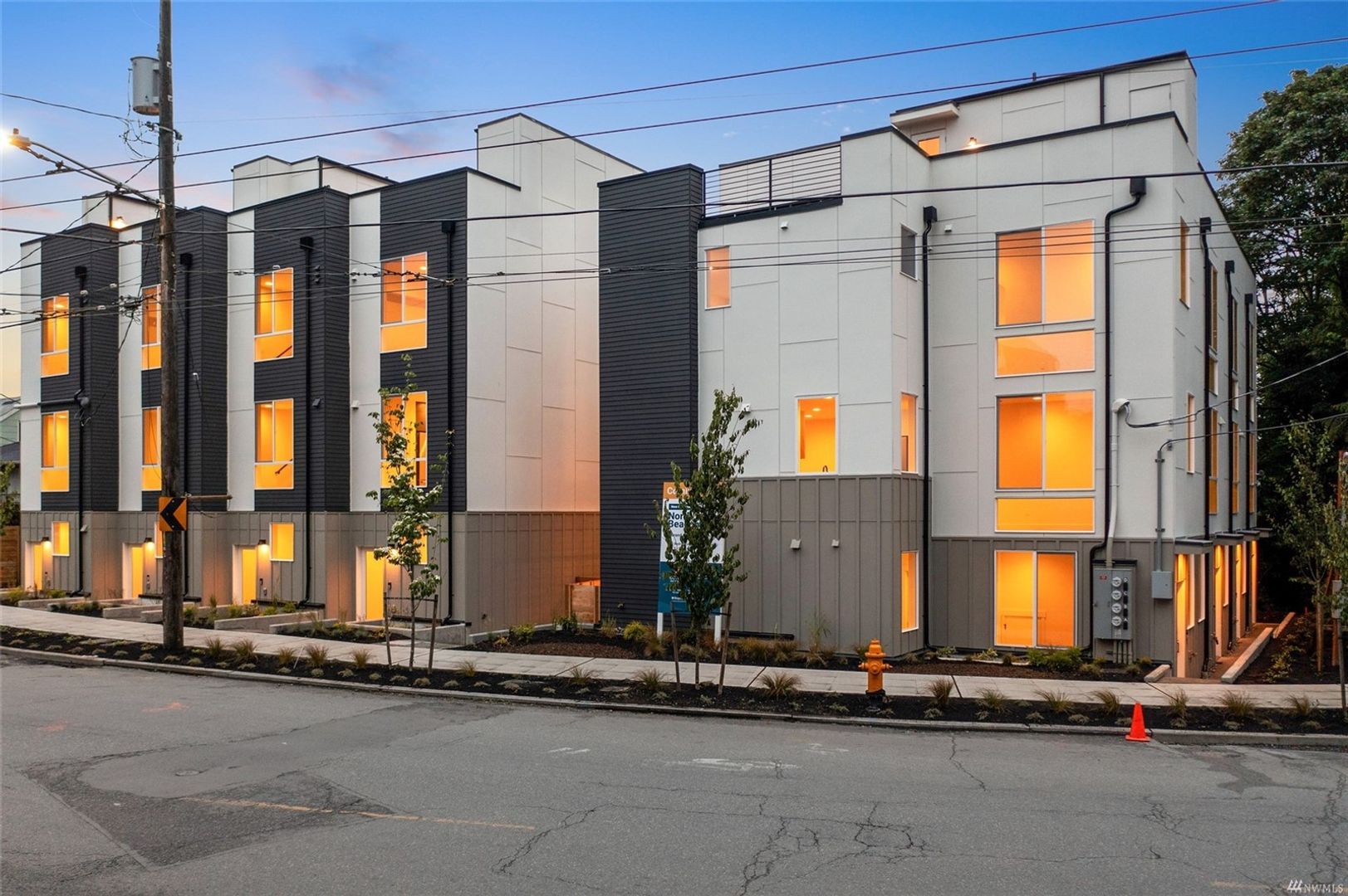 Seattle House: 1766 C 14th Ave S