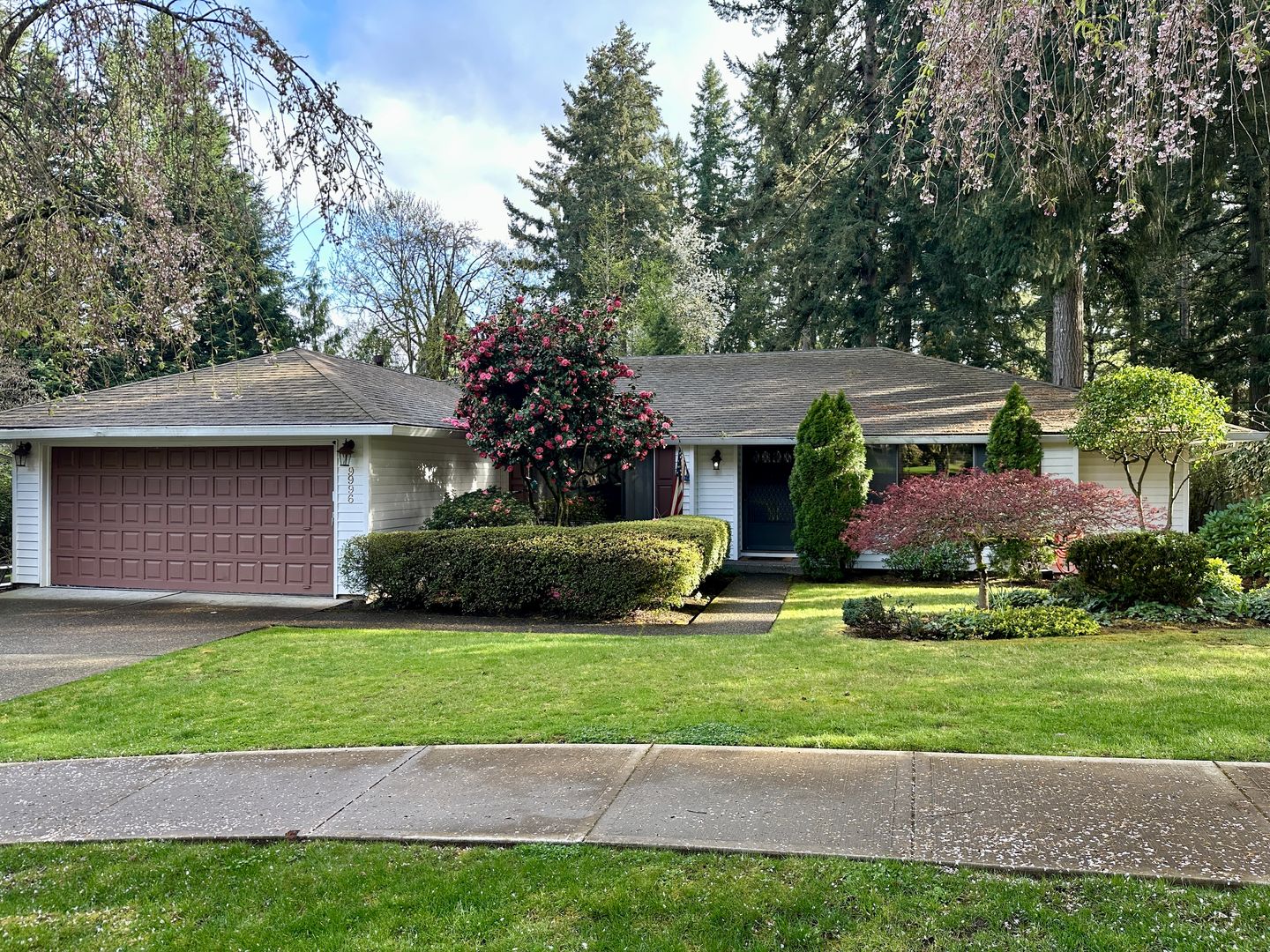 Tualatin House: 9996 SW Coquille Drive