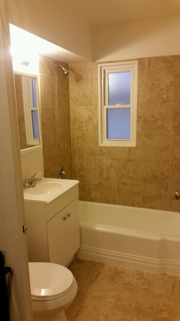 Cicero Apartment: 5706 W 35th Street