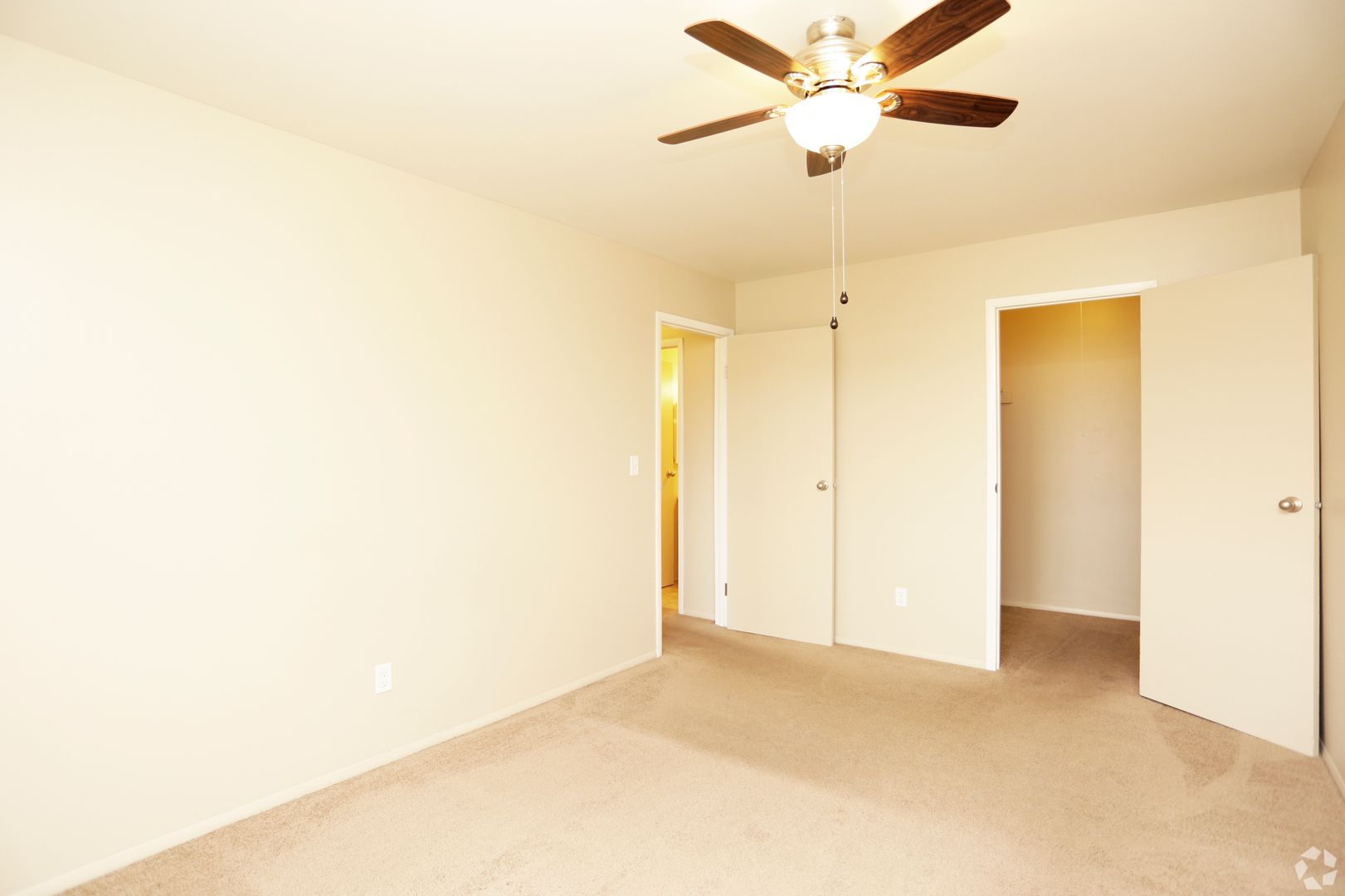 Laporte Apartment: 2400 Andrew Avenue