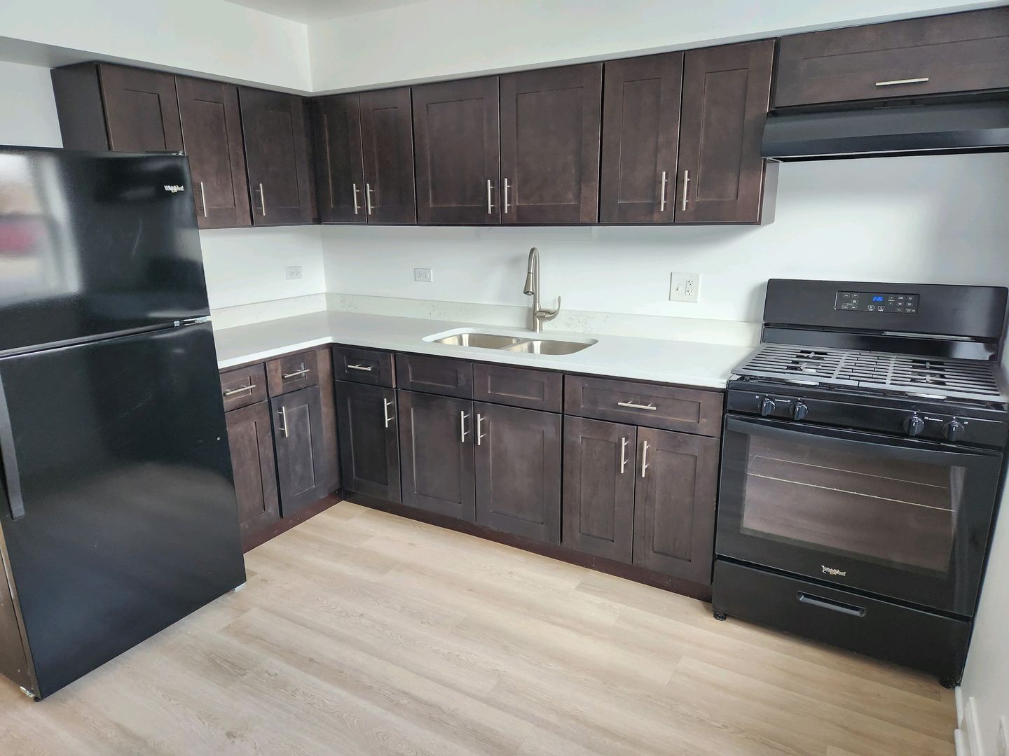 Melrose Park Apartment: 100-104 N 13th Avenue