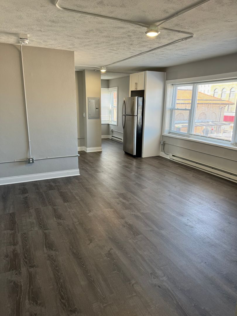 LaPorte Apartment: 701 Maple Ave