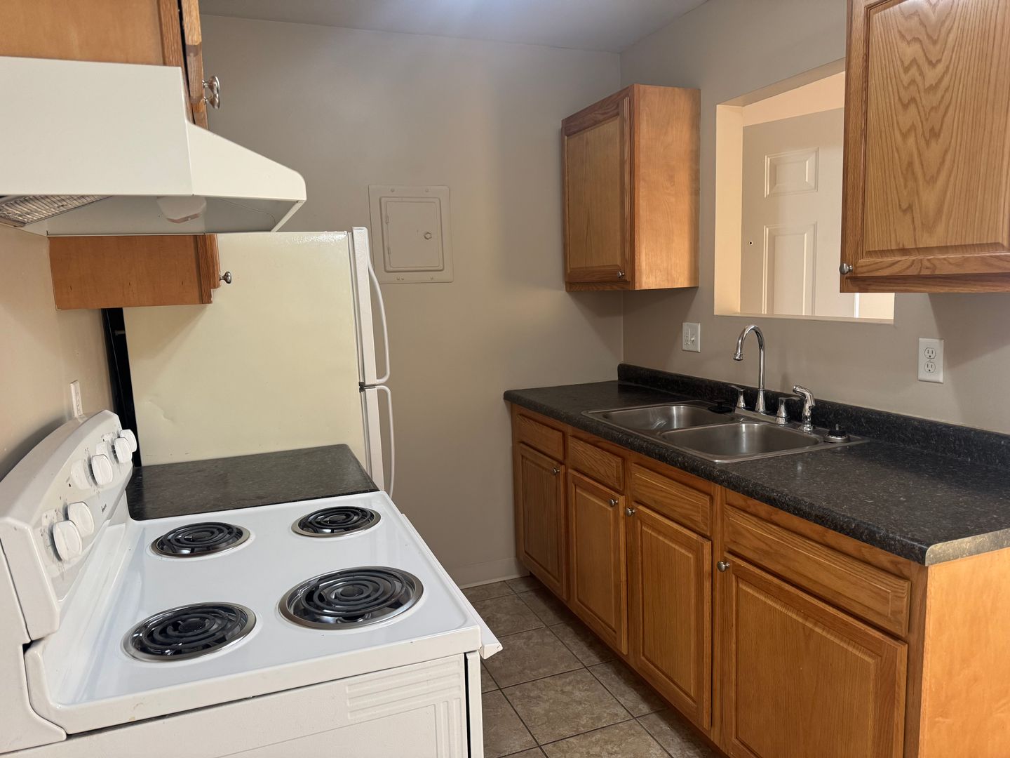 Laporte Apartment: 2400 Andrew Avenue