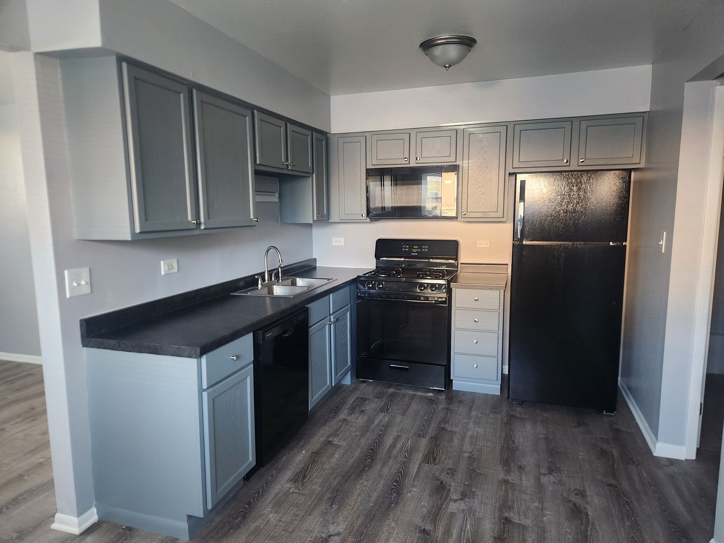 Brookfield Apartment: 8911-8927 Gerritsen