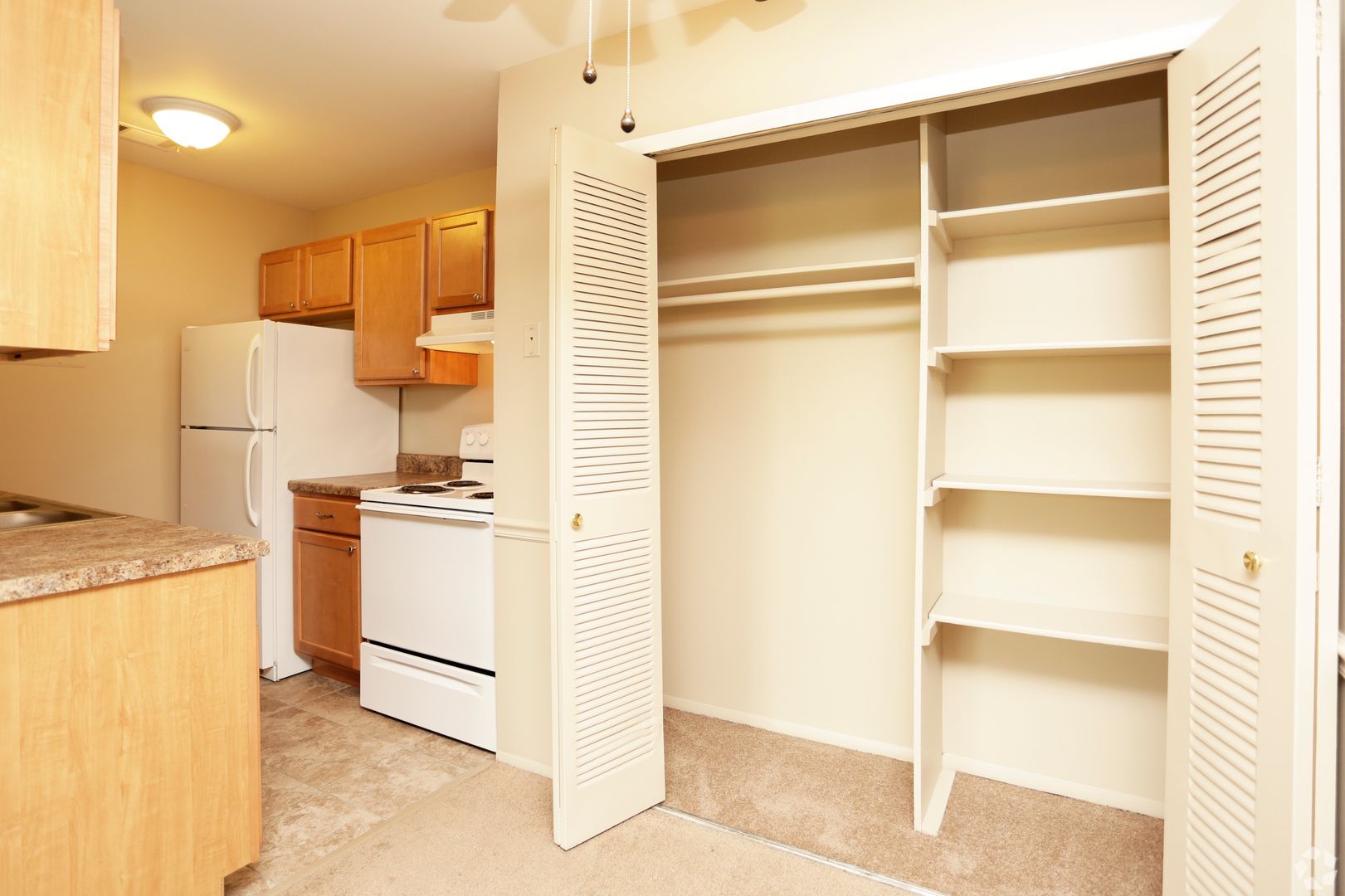 Laporte Apartment: 2400 Andrew Avenue