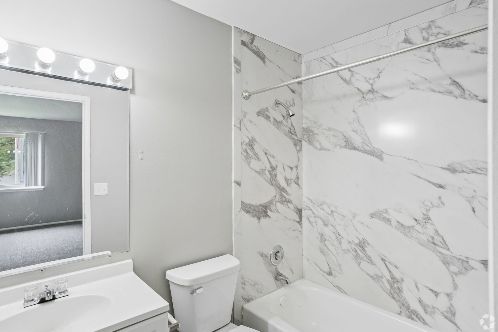 Laporte Apartment: 2400 Andrew Avenue