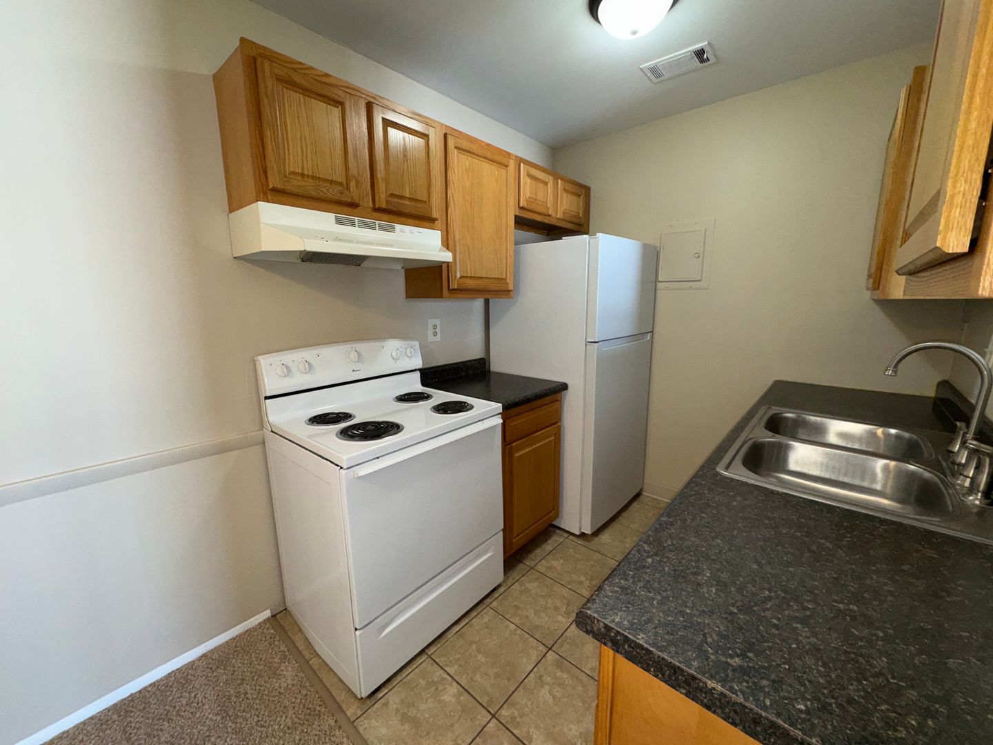 Laporte Apartment: 2400 Andrew Avenue