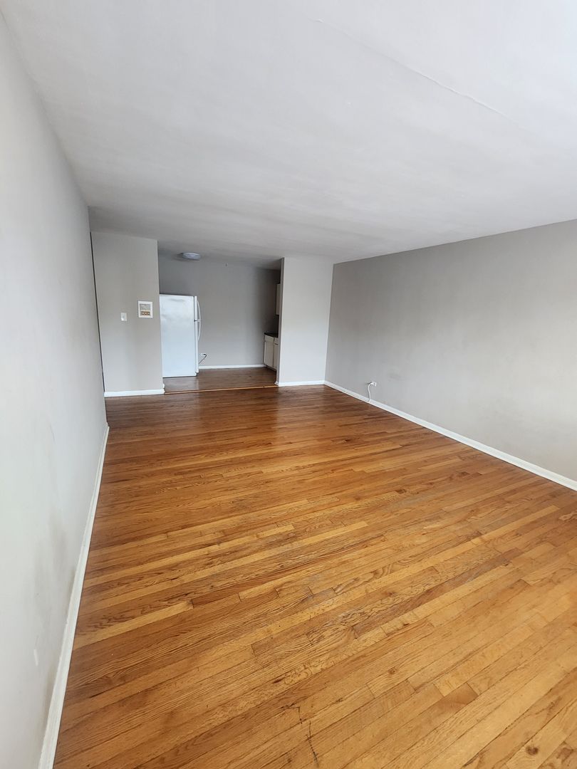 Hillside Apartment: 5147-5163 Electric Ave