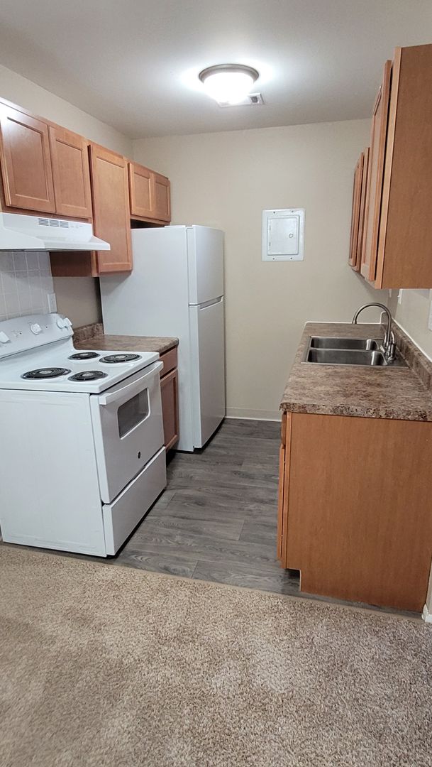 Laporte Apartment: 2400 Andrew Avenue