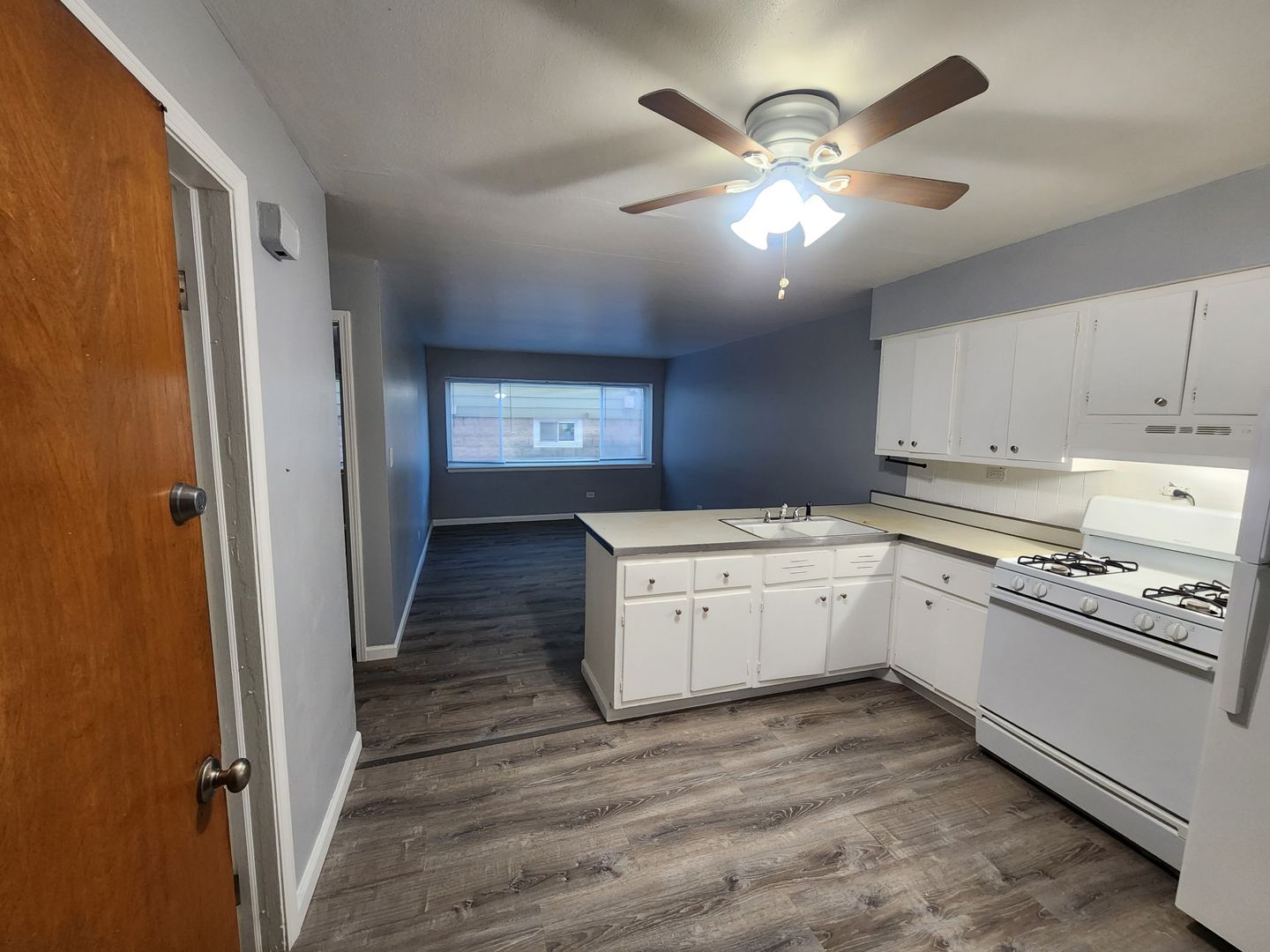 Broadview Apartment: 1921 S. 17th Ave.