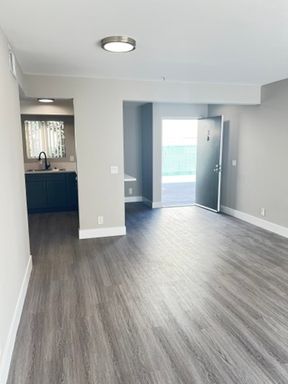 Unit Upgraded 2 BED 2 BA Apt- This one won't last!!