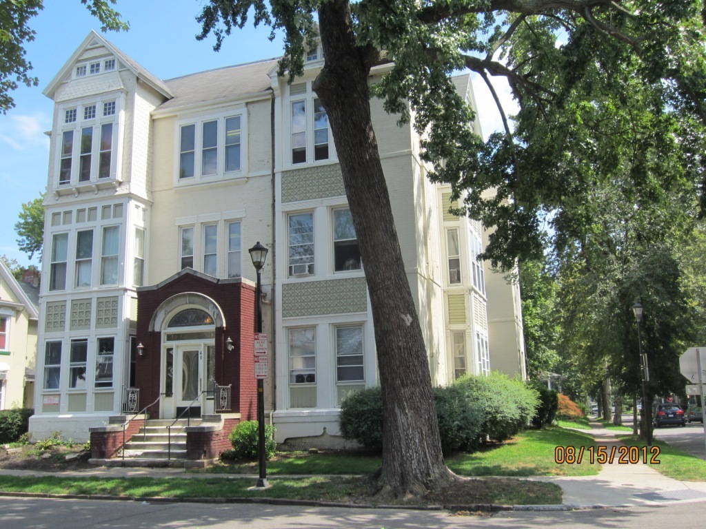 Rochester Apartment: 40 Rowley Street