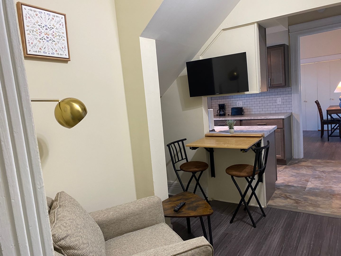 Rochester Apartment: 17 Hanna Place