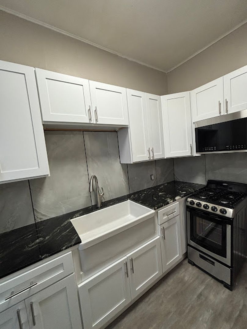 Rochester Apartment: 40 Rowley Street