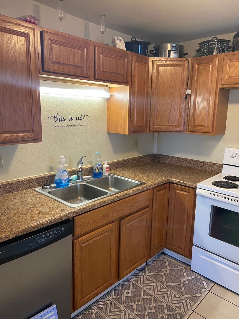 Ontario Apartment: 146 State Route 104