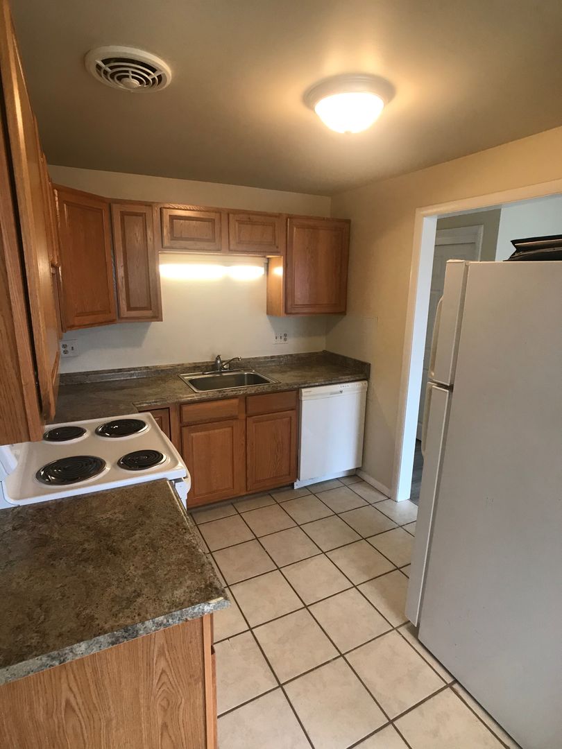 Ontario Apartment: 146 State Route 104