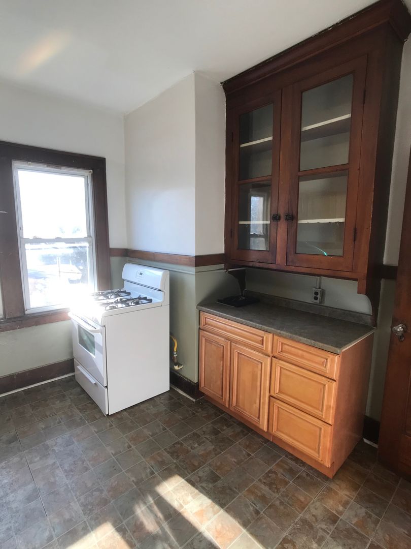 Rochester Apartment: 818-822 Merchants Road