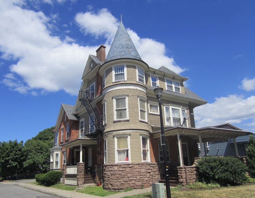 Rochester Apartment: 258 Monroe Avenue