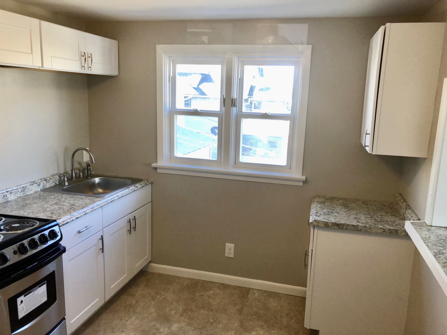 Rochester Apartment: 878 Culver Road