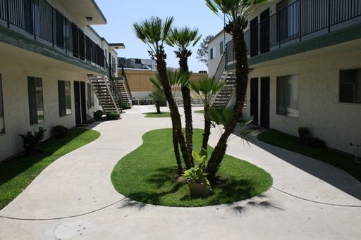 Spacious Ground Floor Corner Unit – photo 1