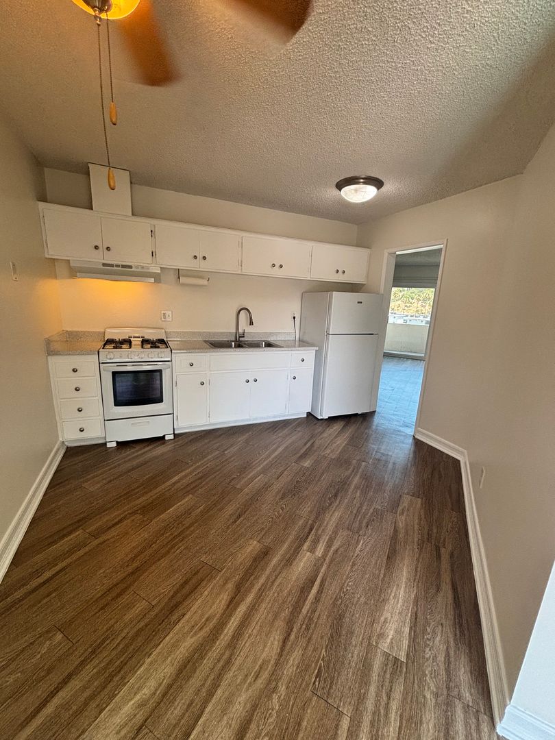 San Diego Apartment: 5722 University Avenue