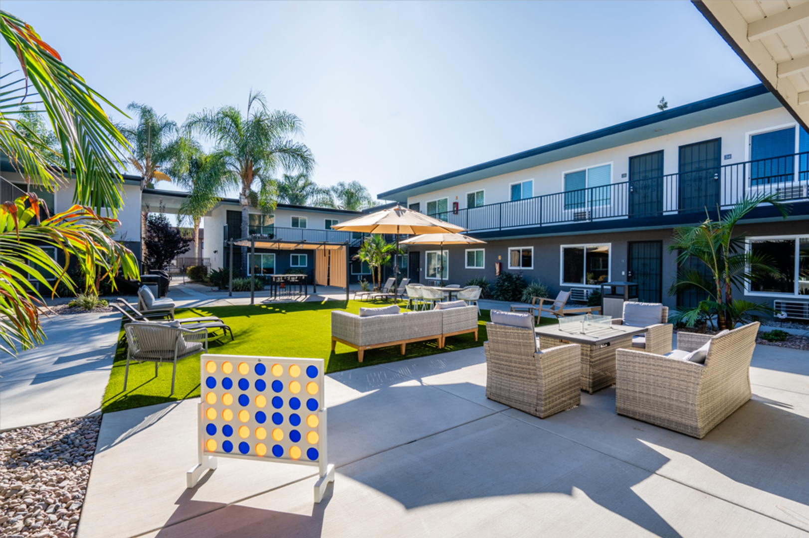 El Cajon Apartment: 294 Ballantyne  St.