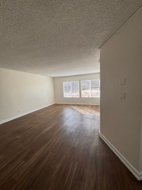 1 Bed Rental at 5722 University Avenue, Unit #06, San Diego, CA – photo 1