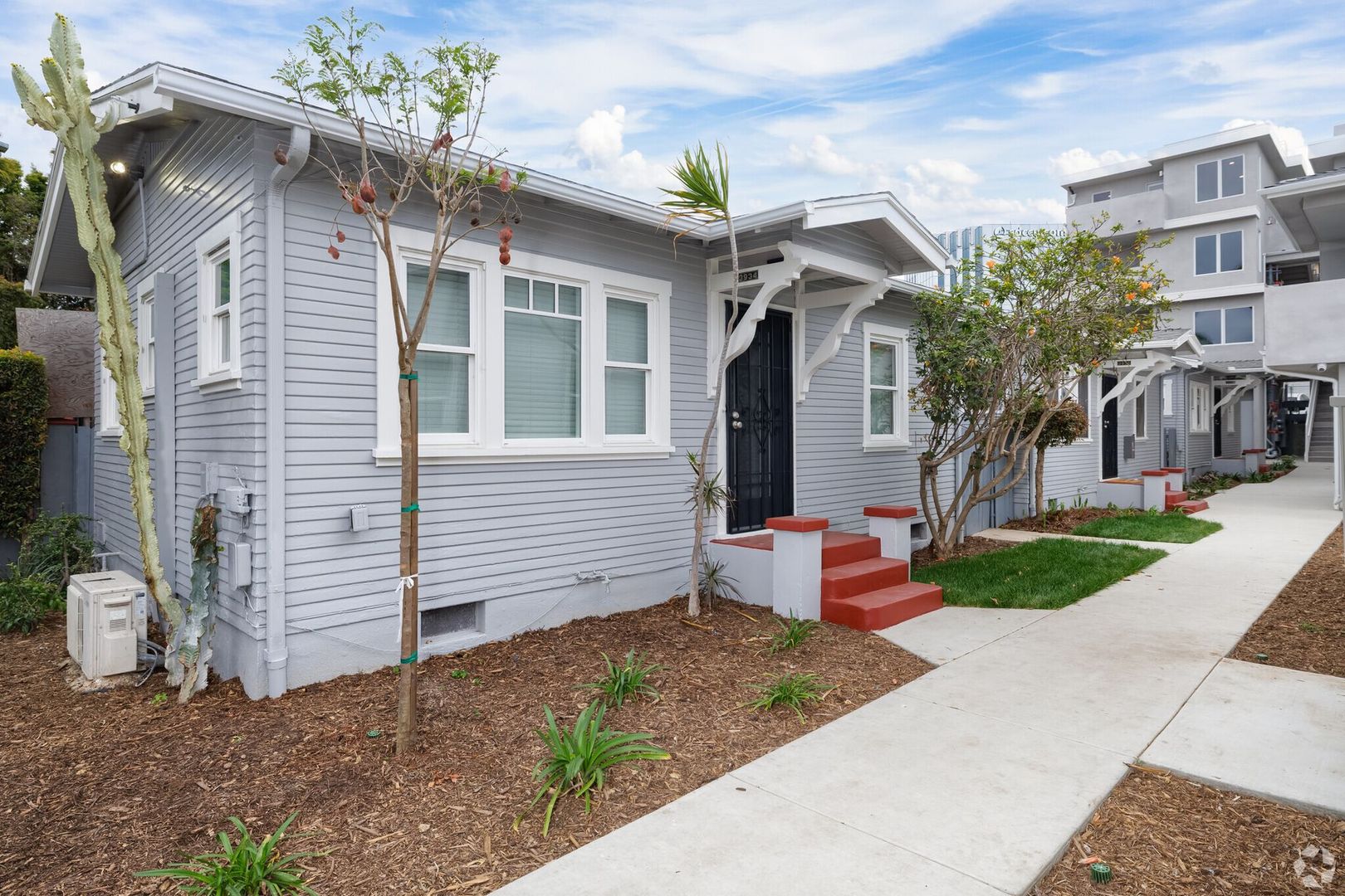 San Diego Apartment: 3942-3944  Bancroft Street