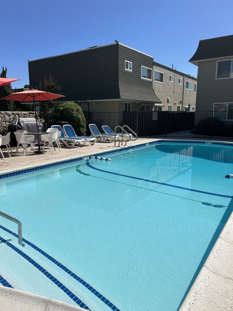 El Cajon Apartment: 311-367 Linda Way